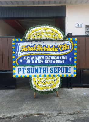 Papan Bunga Duka di Gunung Gede
