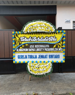 Papan Bunga Duka di Gunung Gede